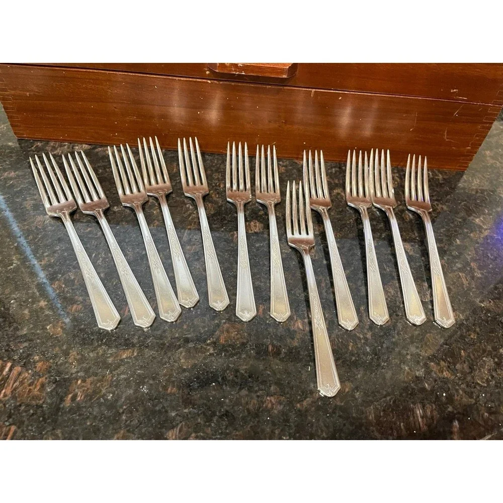 58 piece Oneida Tudor Silverplate 
